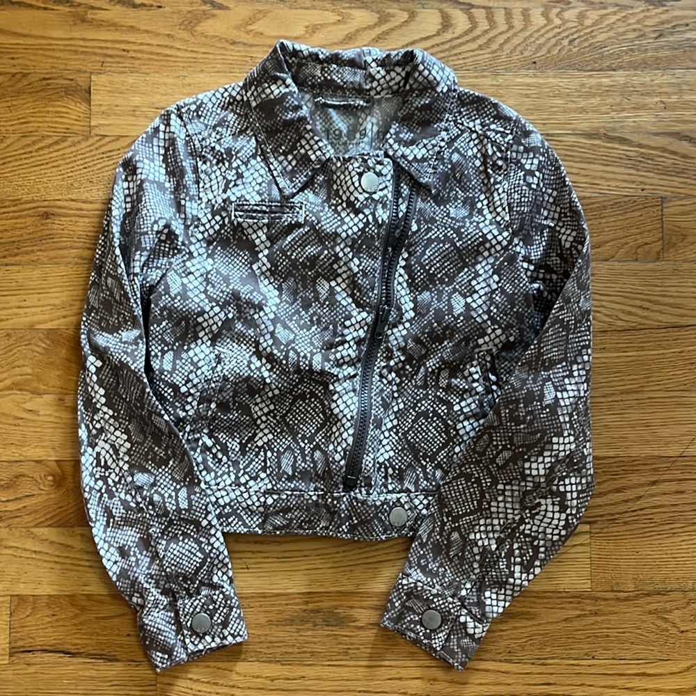Gap Kids Adorable Girls “Snake skin look” Moto-style Jacket. Size Medium.